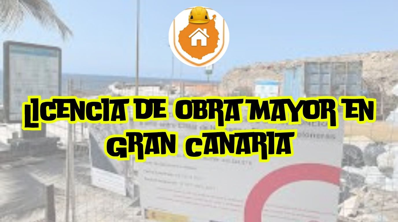 Operarios de la construcción trabajando en la estructura de hormigón de una vivienda unifamiliar en Gran Canaria.