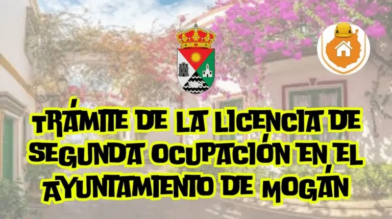Un arquitecto técnico realiza la medición de superficies con un distanciómetro láser en un apartamento residencial de Arguineguín, Mogán.